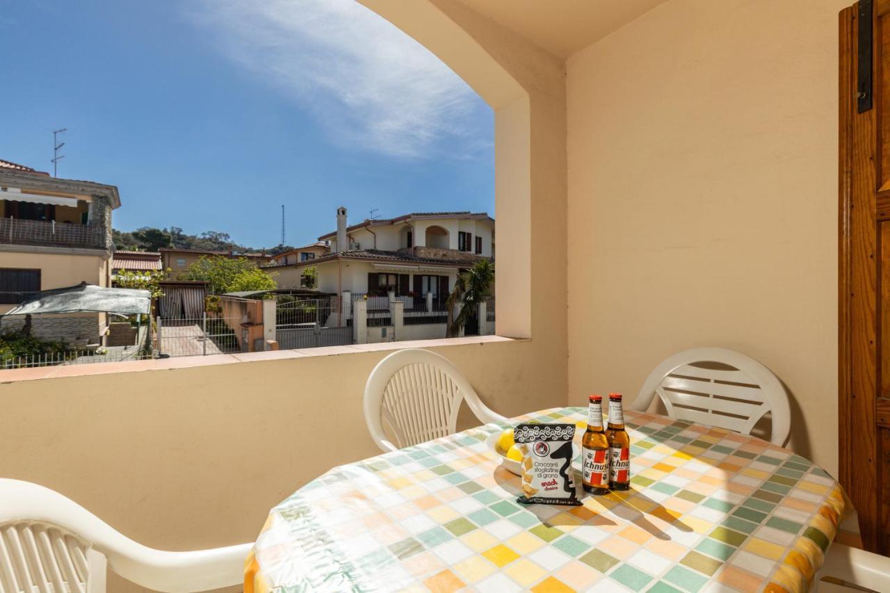 Casa A Due Passi Dal Mare Apartment Àrbatax Exterior foto