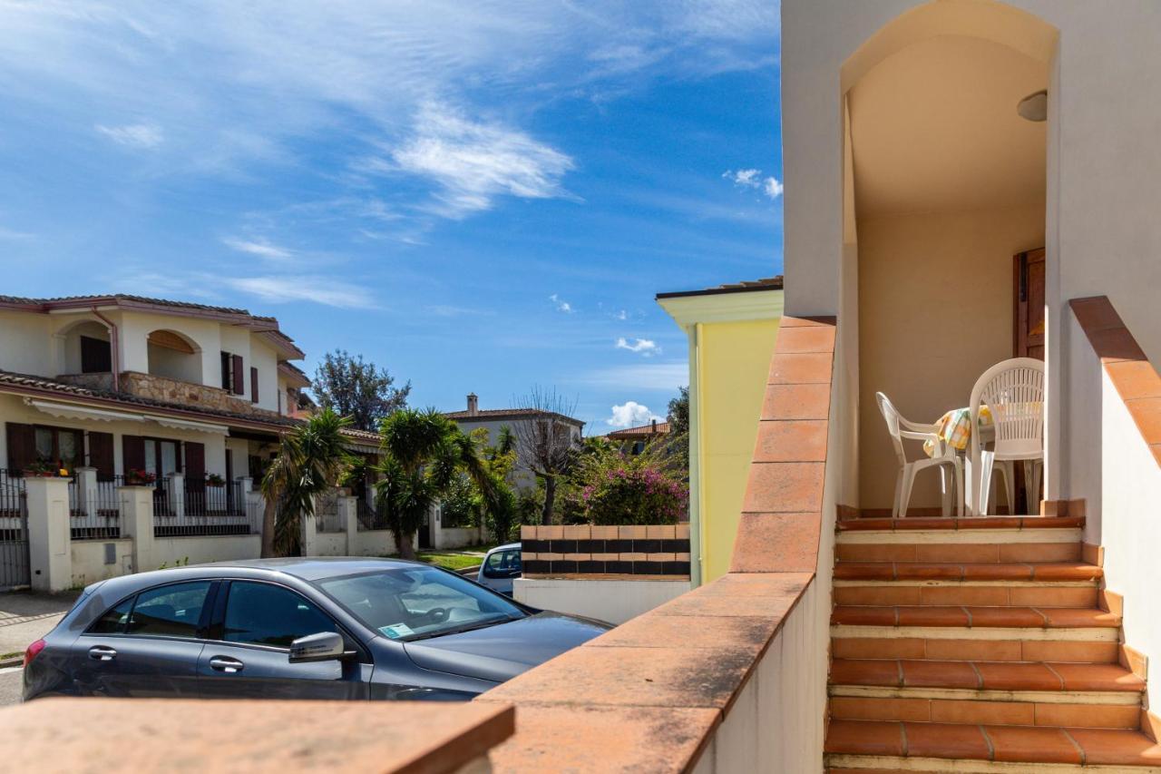 Casa A Due Passi Dal Mare Apartment Àrbatax Exterior foto