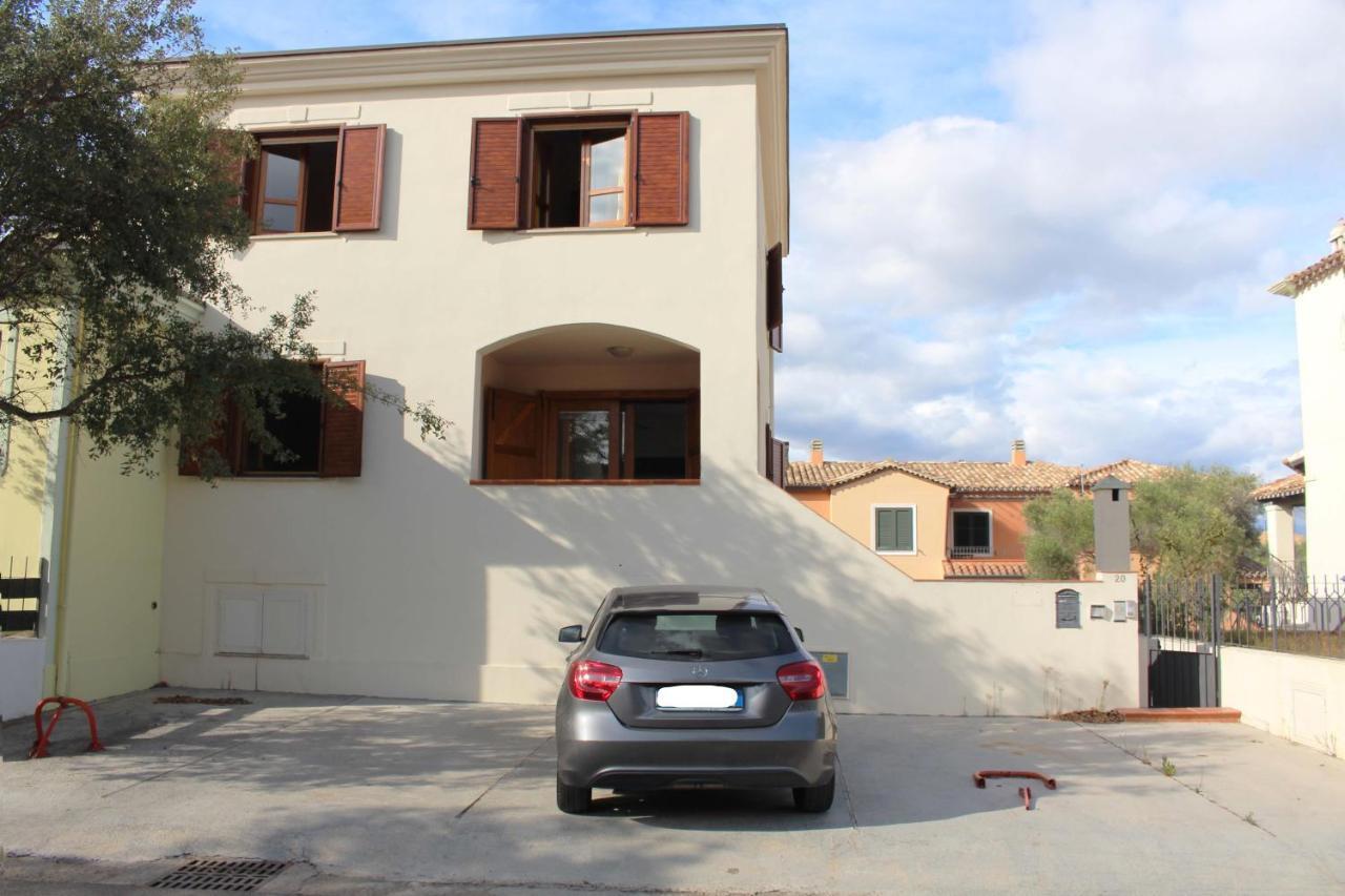 Casa A Due Passi Dal Mare Apartment Àrbatax Exterior foto