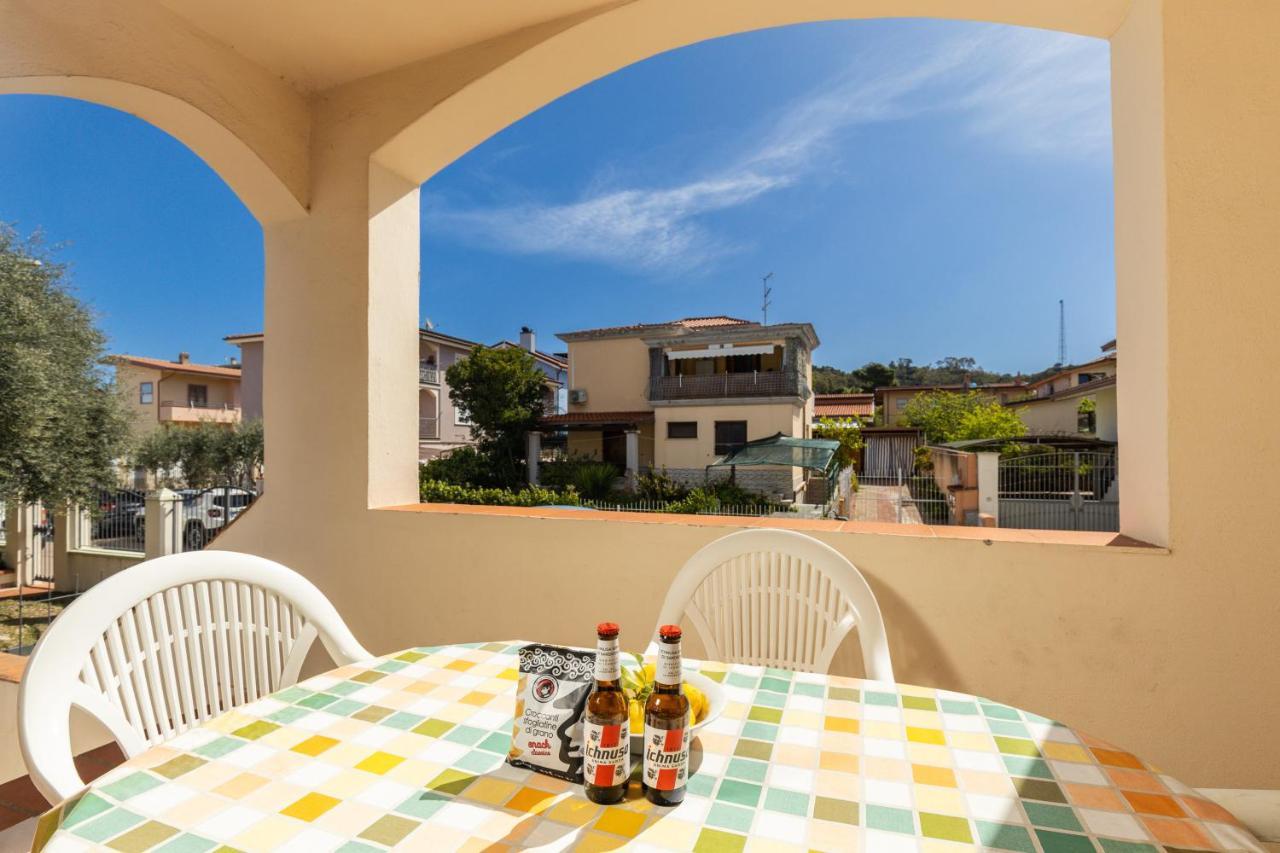 Casa A Due Passi Dal Mare Apartment Àrbatax Exterior foto
