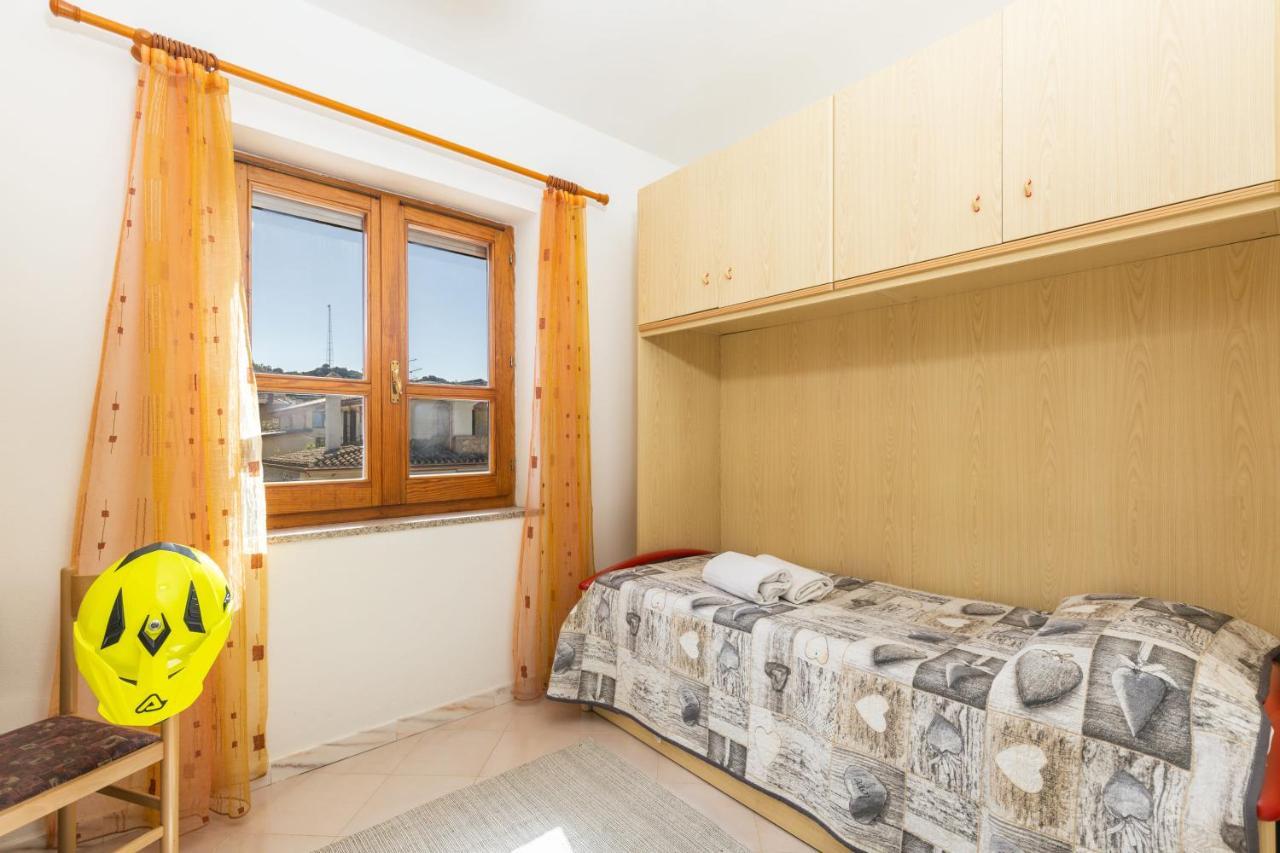 Casa A Due Passi Dal Mare Apartment Àrbatax Exterior foto